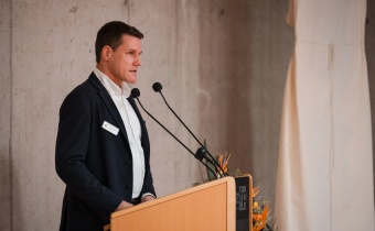 Michael Eichhorst bei der Begrüßung ©Silas Kollmann Fotografie